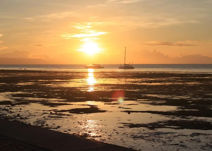 The Beachhouse Cebu Resort 3*