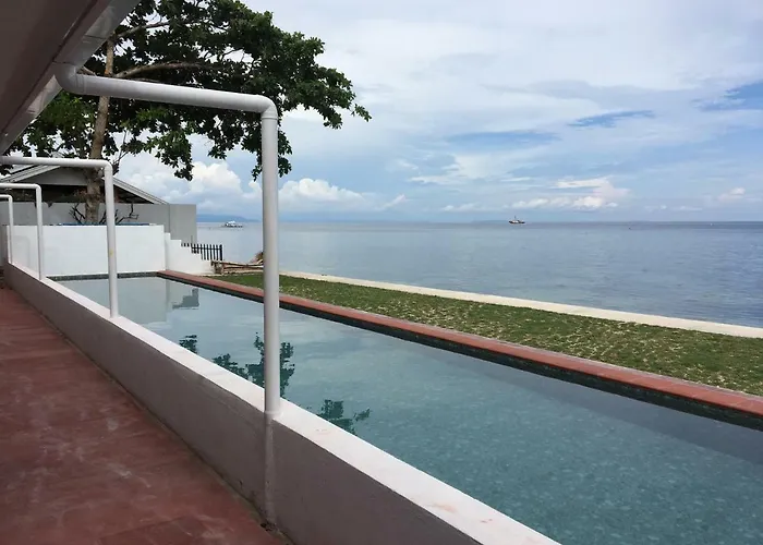 Ośrodek wypoczynkowy The Beachhouse Cebu 3*